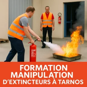 Un stagiaire utilise un extincteur lors d’une formation incendie à Tarnos encadrée par B.F PAYS BASQUE, organisme de formation en santé et sécurité au travail.